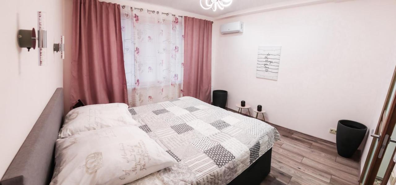 Royal House Apartment Kiev Ngoại thất bức ảnh